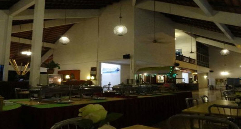 Xcape Resort Taman Negara Kuala Tahan Exterior foto